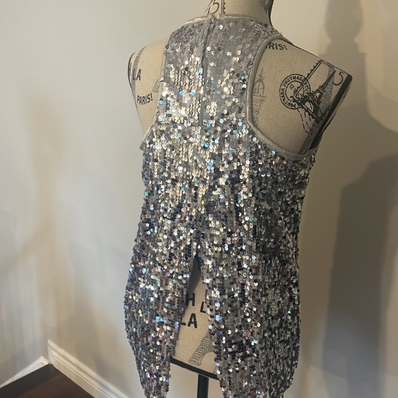 SILVER SEQUINS TOP - Picture 4 of 6
